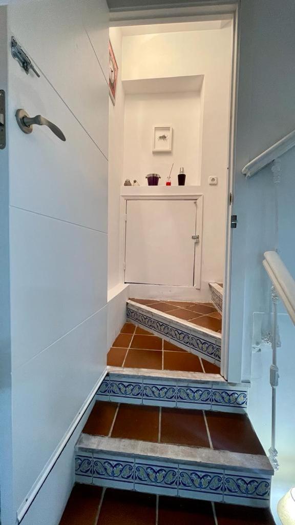 Cool Basement Studio In Hosts House With Private Terrace And Bbq Сисур-Майор Экстерьер фото